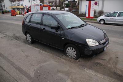 Esslingen-Mettingen: Lkw verliert 300 Liter Diesel - Feuerwehr im Grosseinsatz